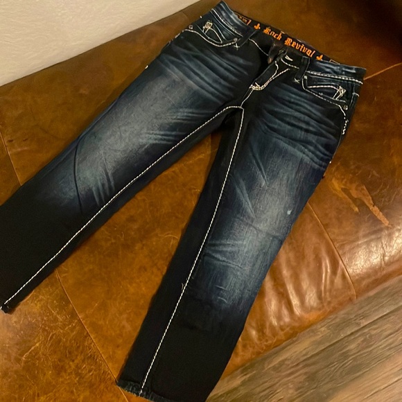 Gently Used Rock Revival Capri Jeans Sz 
